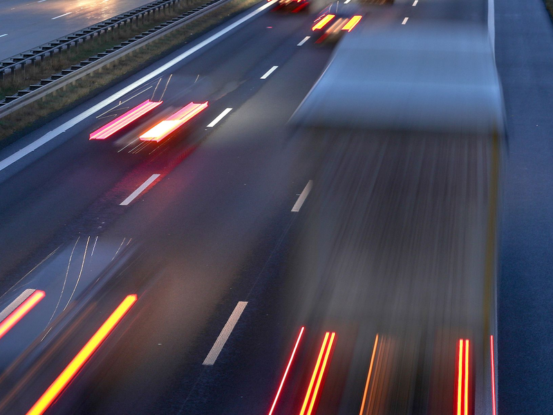 Schwere Nutzfahrzeuge machen nach Angaben der Kommission mehr als 6 Prozent der gesamten Treibhausgasemissionen der EU aus. (Symbolbild) - Foto: Jan Woitas/dpa-Zentralbild/dpa