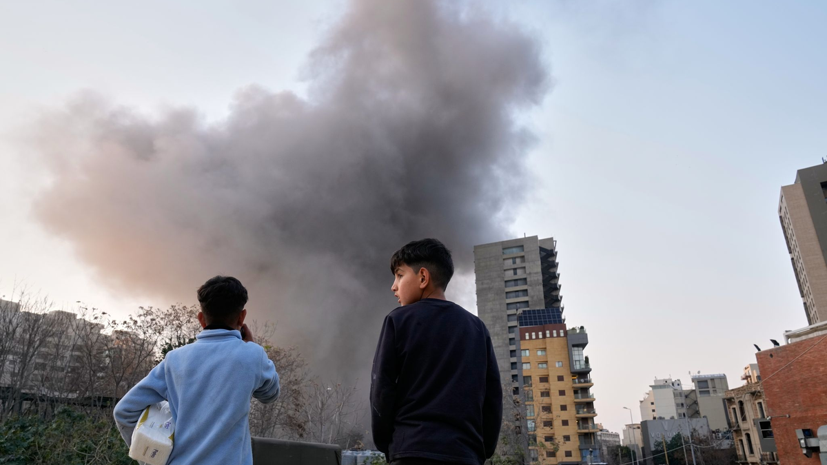 Beirut wurde in den vergangenen Tagen häufiger Opfer von Bombardierungen. - Foto: Hussein Malla/AP/dpa