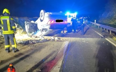 FW-OB: Verkehrsunfall auf der BAB 516 - PKW überschlägt sich - Foto: presseportal.de