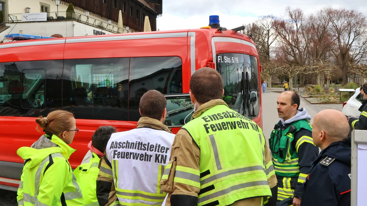 FW Konstanz: Ölwehreinsatz im Hafen Konstanz - Foto: presseportal.de