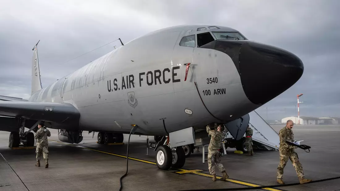 USA melden den Verlust eines Tankflugzeugs (Archivbild). - Bild: Boris Roessler/dpa