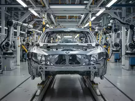 BMW präsentiert unter Druck Bilanz für schwieriges Jahr 2025 - Foto: über boerse-global.de