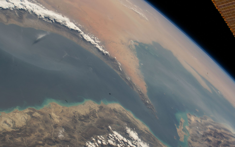 Ölpreise bleiben wegen des Iran-Kriegs unter Druck (Archivbild). - Foto: -/Nasa/dpa