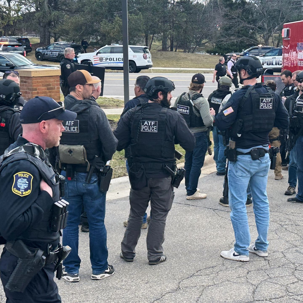 Großeinsatz bei einer Synagoge in Michigan. - Foto: Corey Williams/AP/dpa