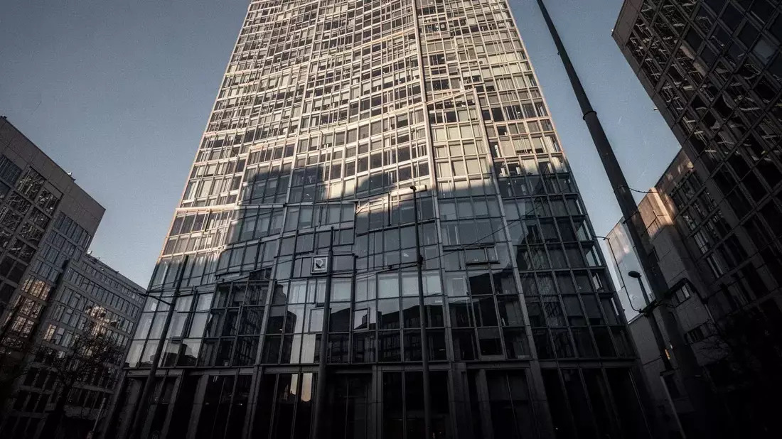 Deutsche Bank Aktie: Rekordjahr mit Schatten - Bild: über boerse-global.de