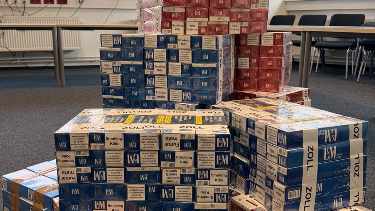 HZA-HH: Versteck an Bord: Hamburger Zoll stoppt Zigarettenschmuggel - Foto: presseportal.de