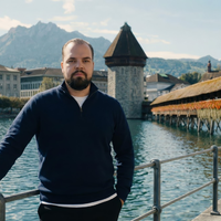 KI Telefonie aus Luzern: Wie Florian Sopa mit SOVOICE Warteschleifen und Besetztzeichen in Unternehmen beendet - Foto: presseportal.de