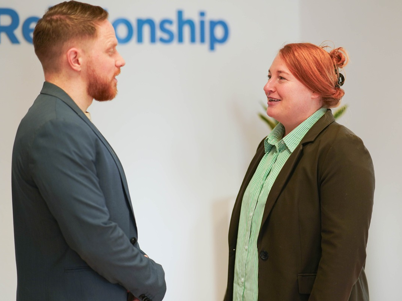 Beziehung ist lernbar: Jonathan Makkonen und Janine Förster von Das Relationship erklären, wie strukturierte Familien- und Paarberatung langfristige Nähe und stabile Partnerschaften ermöglicht - Foto: presseportal.de