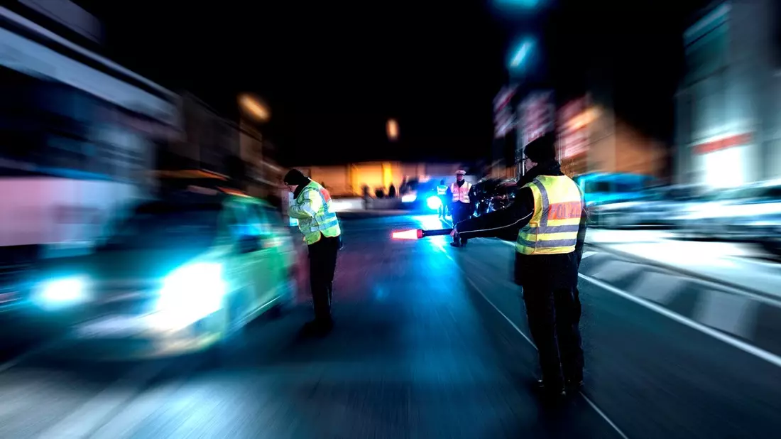POL-SL: Nach Verfolgungsfahrt von Saarlouis nach Dillingen / Polizei sucht mögliche Geschädigte und leitet mehrere Strafverfahren gegen 26-Jährigen ein - Bild: presseportal.de
