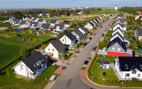 Einfamilienhäuser in Leipzig: Die Nachfrage nach Eigenheimen ist hoch, aber die Zinsen steigen. (Archivbild) - Foto: Jan Woitas/dpa-Zentralbild/dpa
