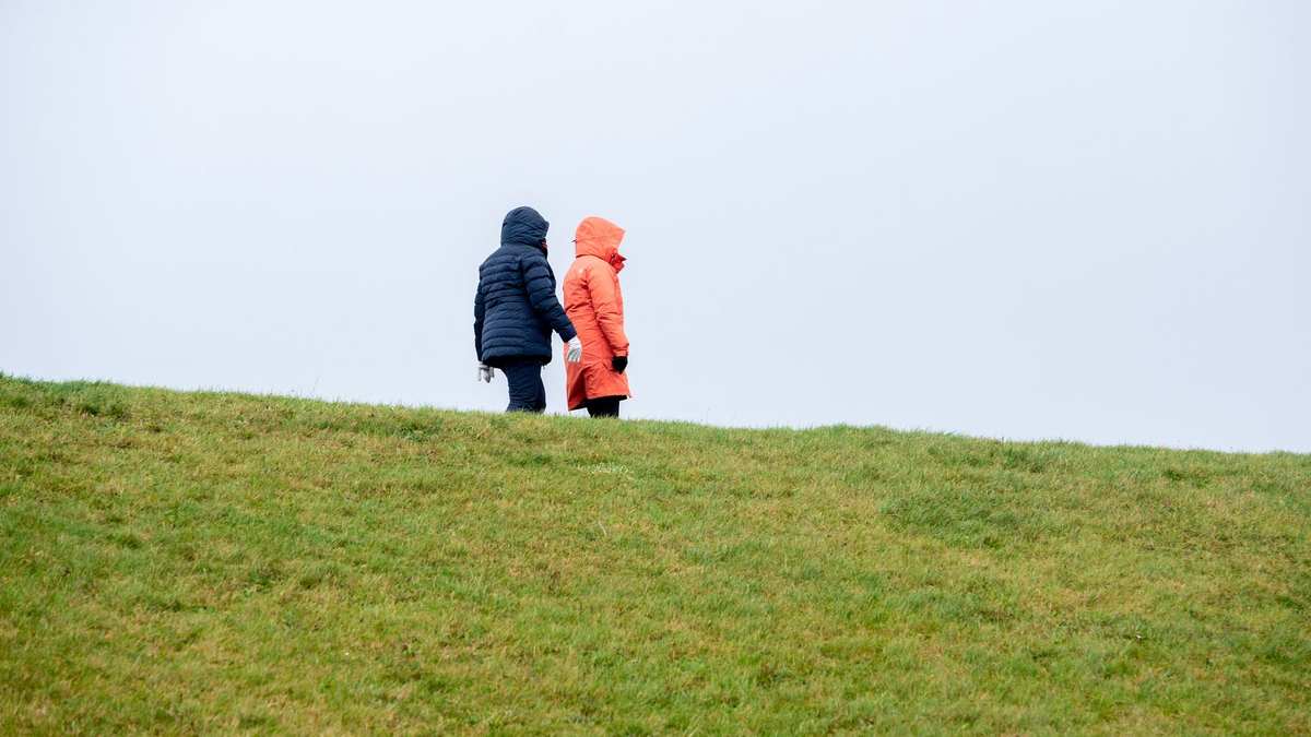 Ein Tief beeinflusst das Wetter in Deutschland am Wochenende. (Archivbild) - Foto: Hauke-Christian Dittrich/dpa