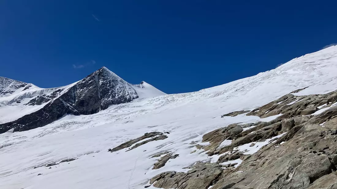 Die Gletscher in Österreich ziehen sich aufgrund des Klimawandels weiter zurück. - Bild: Sabine Dobel/dpa