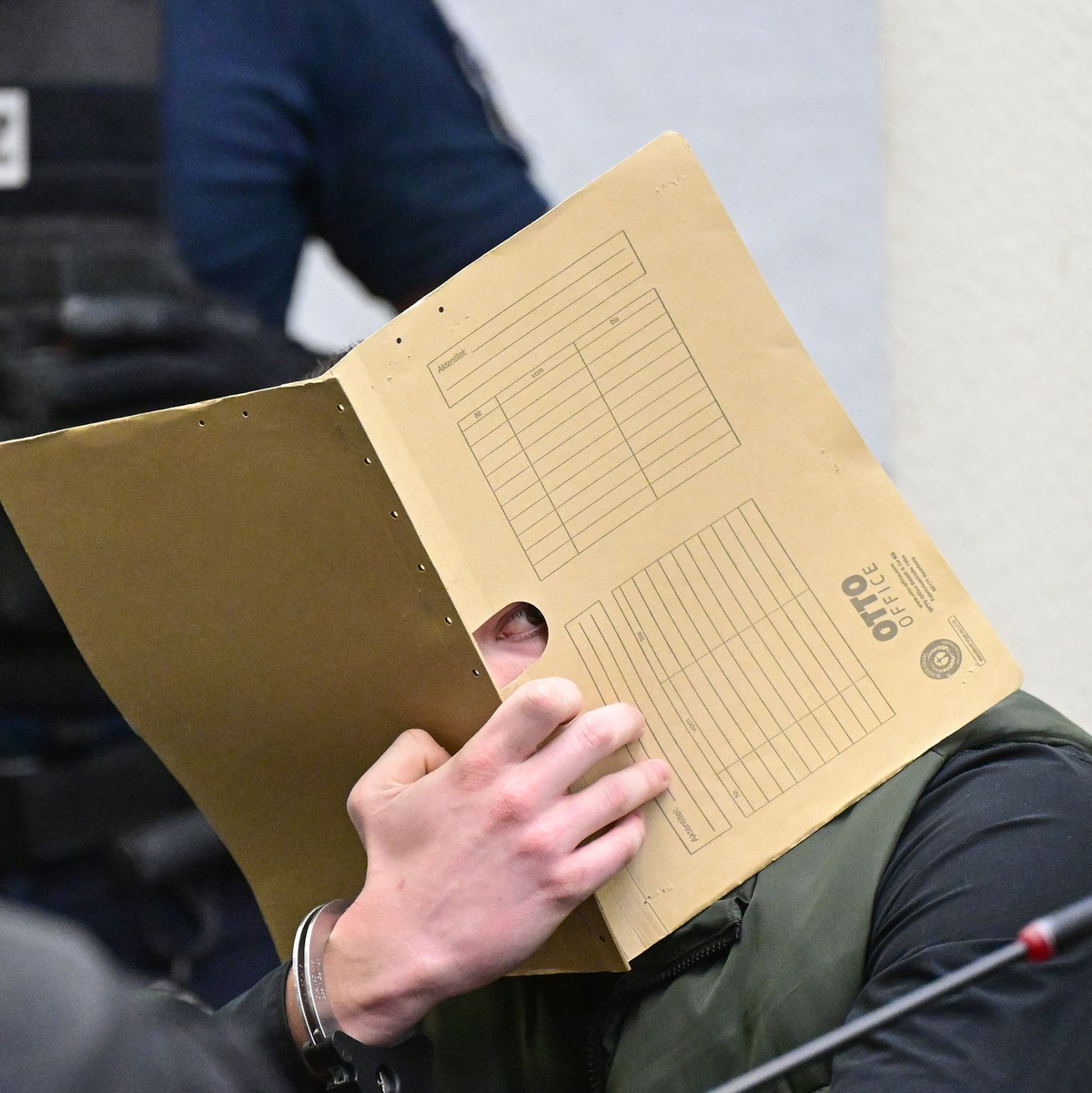 Die Staatsanwaltschaft glaubt, dass auch zahlreiche weitere Verdächtige systematisch Erwachsene in die Sex-Falle gelockt haben, um sie auszurauben. - Foto: Bernd Weißbrod/dpa