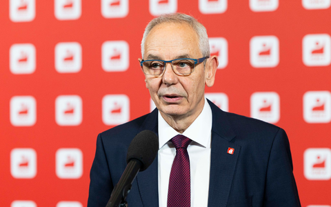 IG-BCE-Chef Michael Vassiliadis warnt vor einem Kahlschlag, etwa in der Chemieindustrie (Archivbild) - Foto: Michael Matthey/dpa
