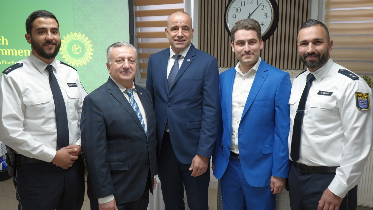 POL-LM: Polizei nimmt an Iftar-Empfang des Landesverbandes der Islamischen Kulturzentren Hessen teil - Foto: presseportal.de