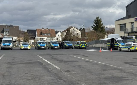 POL-OH: Kontrollen und Informationsangebote beim Aktionstag Fernfahrerstammtisch Hessen in Kirchheim - Foto: presseportal.de