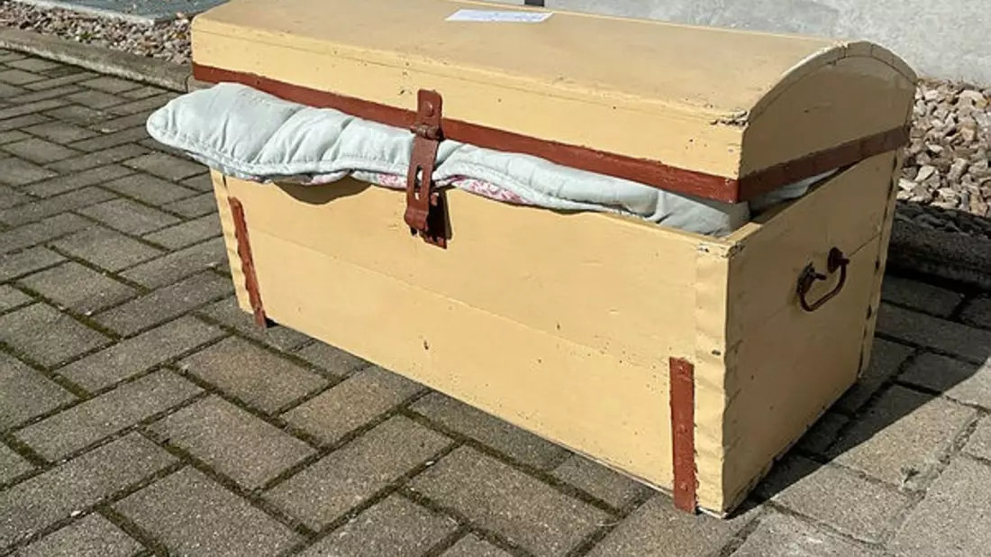 LPI-EF: Eigentümer einer Holztruhe gesucht - Bild: presseportal.de