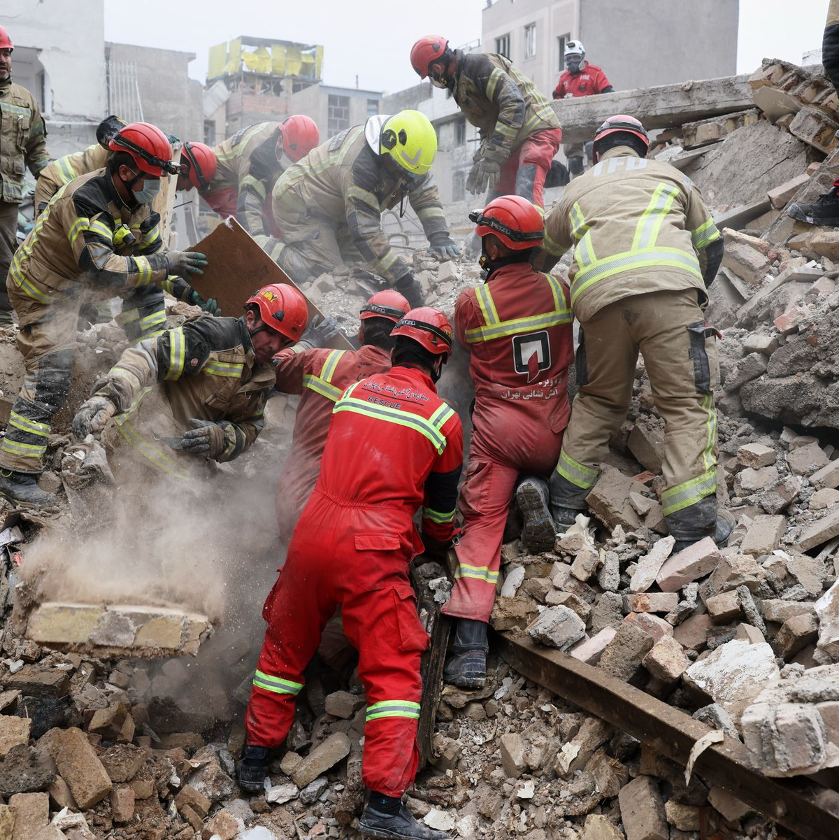 Die USA kündigen die bisher schwersten Angriffe auf den Iran an - Foto: Sajjad Safari/AP/dpa