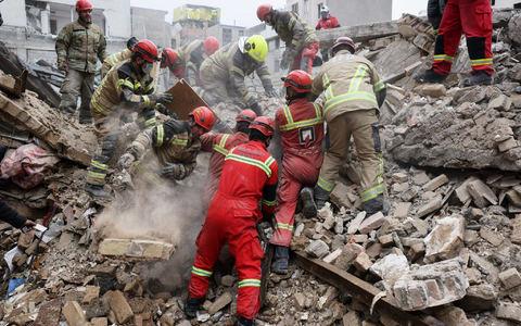 Die USA kündigen die bisher schwersten Angriffe auf den Iran an - Foto: Sajjad Safari/AP/dpa
