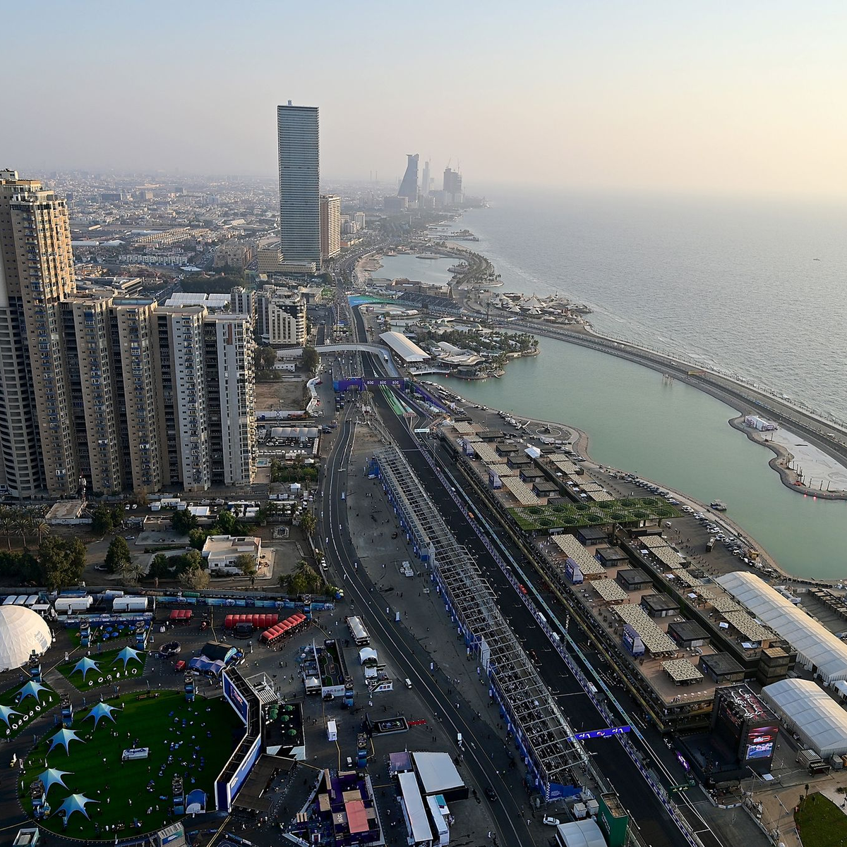 Die Fans in Saudi-Arabien erleben die Formel 1 in diesem Jahr wohl nicht vor Ort. (Archivbild) - Foto: Hasan Bratic/dpa