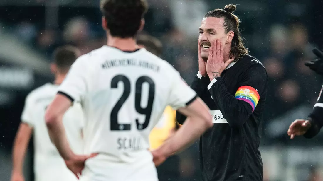 St. Pauli hat im direkten Abstiegsduell in Mönchengladbach das Nachsehen - Bild: Marius Becker/dpa