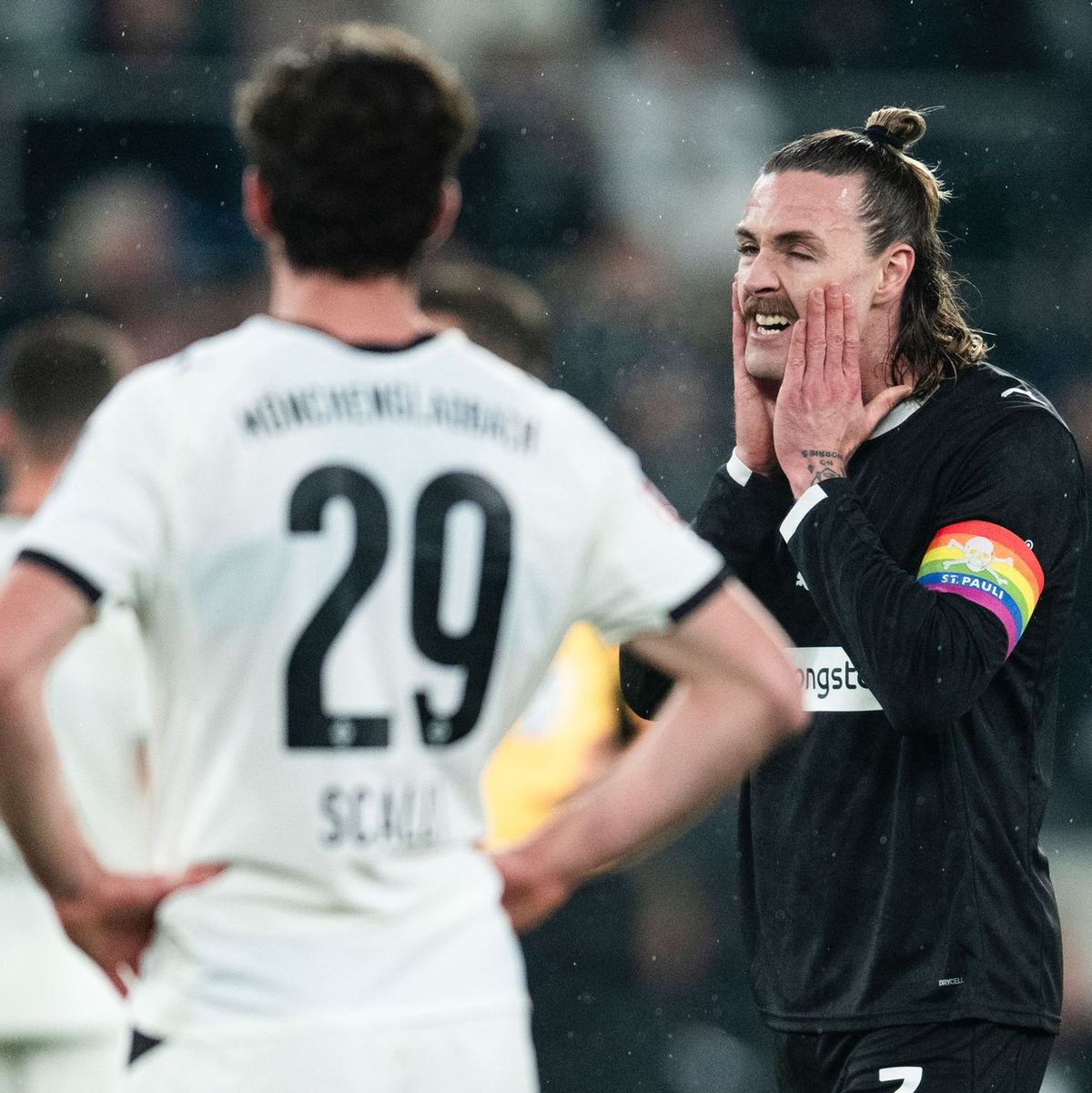 St. Pauli hat im direkten Abstiegsduell in Mönchengladbach das Nachsehen - Foto: Marius Becker/dpa