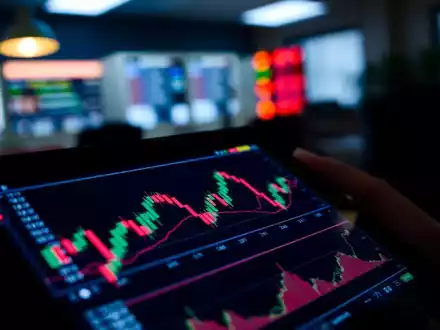 EU will KI-Regeln verschieben, verbietet aber Sex-Deepfakes - Foto: über boerse-global.de