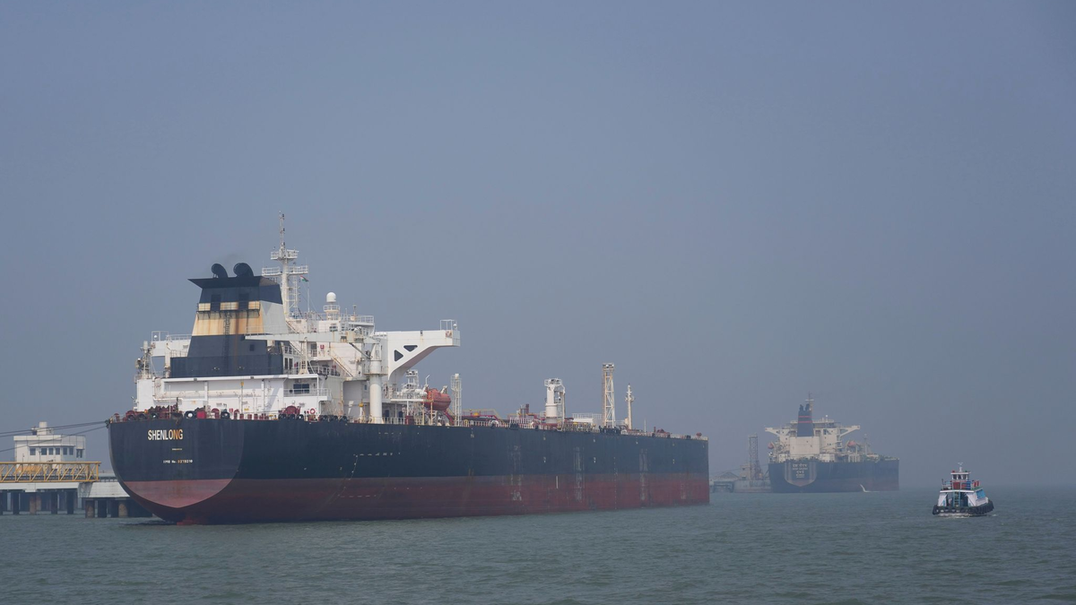 Ölpreise bleiben hoch (Archivbild). - Foto: Rafiq Maqbool/AP/dpa