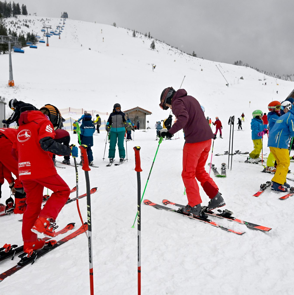 Volle Pisten - erhöhte Unfallgefahr. (Archivbild) - Foto: Uwe Lein/dpa