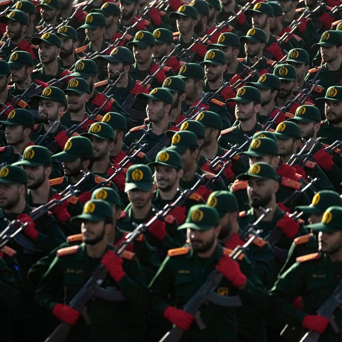 Irans Revolutionsgarden warnen die USA vor Angriffen auf die Ölindustrie. (Archivbild)  - Foto: Vahid Salemi/AP/dpa