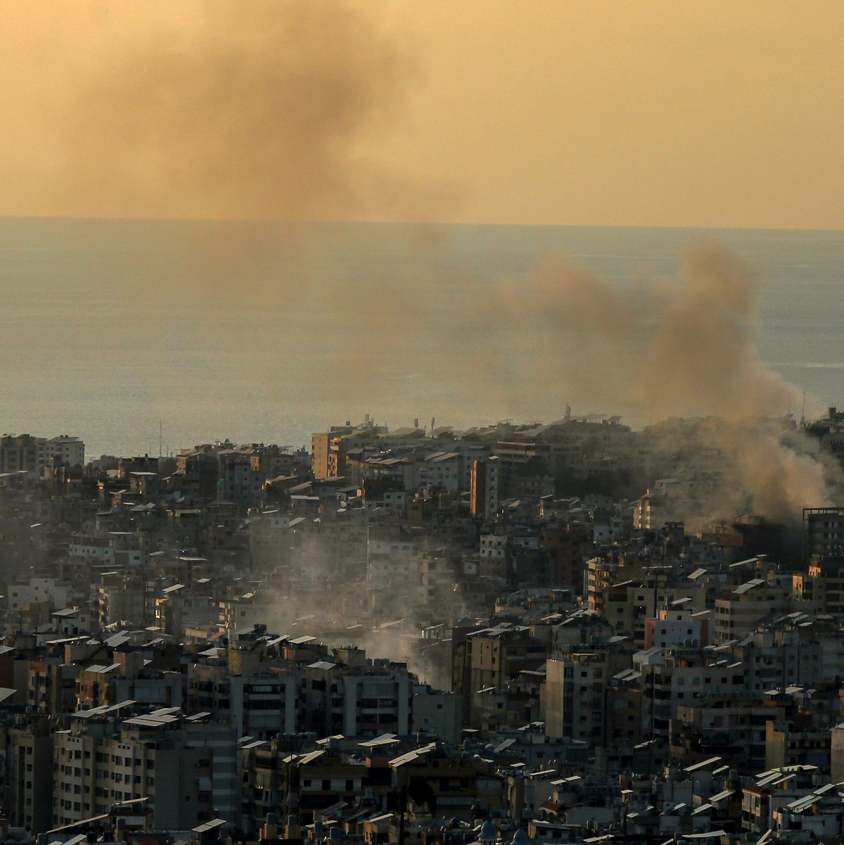 Die Piloten im Libanon starteten teils während laufender Angriffe in Sichtweite. - Foto: Marwan Naamani/dpa