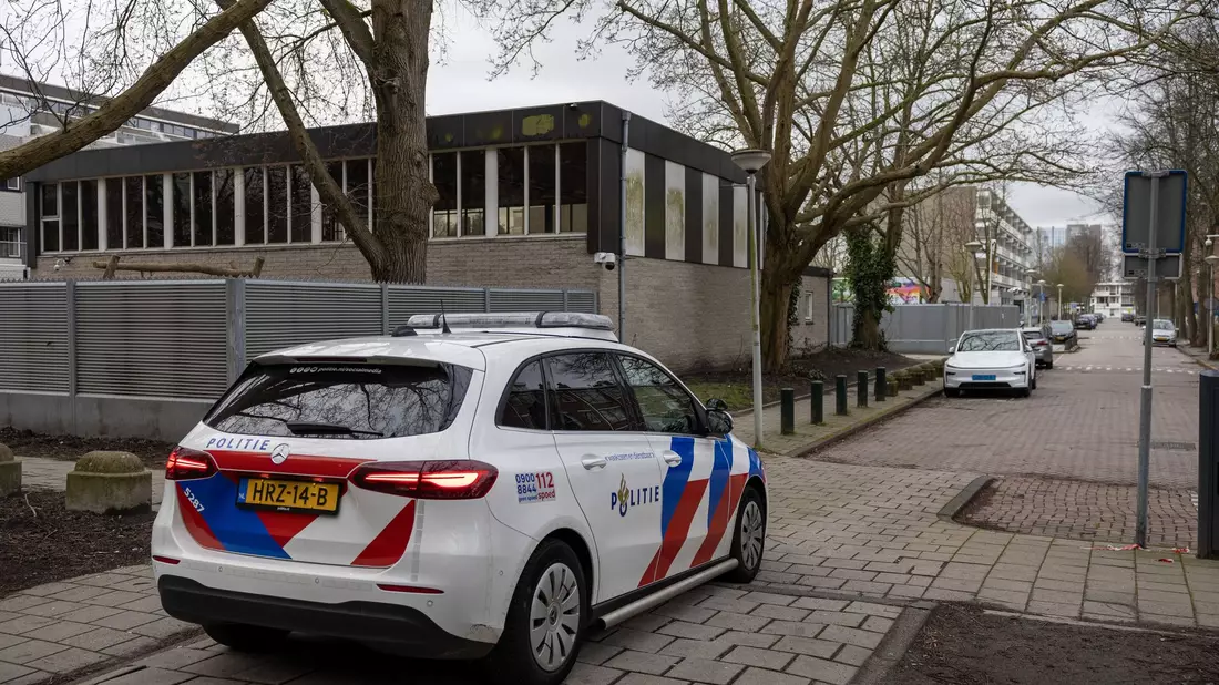 Die Niederlande reagieren empört auf den Anschlag auf eine jüdische Schule in Amsterdam. - Bild: Michel Van Bergen/ANP/dpa