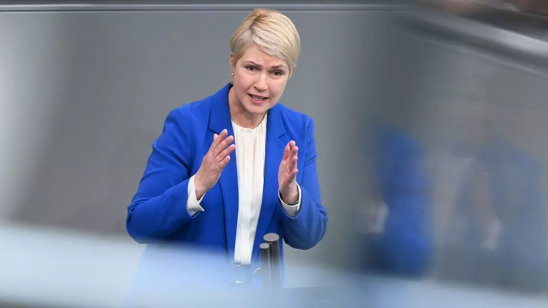 Mecklenburg-Vorpommerns Regierungschefin fordert ein Social-Media-Verbot für Kinder unter 14. (Archivbild) - Bild: Elisa Schu/dpa
