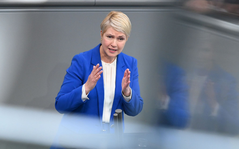 Mecklenburg-Vorpommerns Regierungschefin fordert ein Social-Media-Verbot für Kinder unter 14. (Archivbild) - Foto: Elisa Schu/dpa