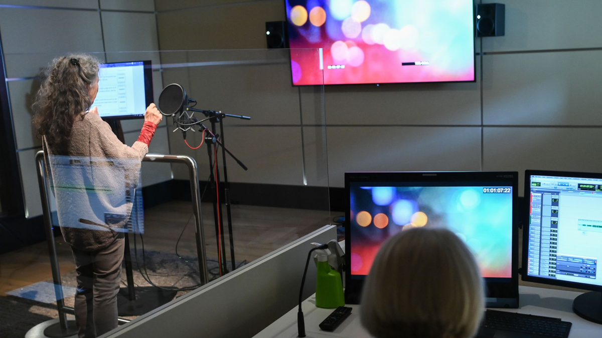 Arbeit im Synchronstudio. (Archivbild) - Foto: Jens Kalaene/dpa-Zentralbild/dpa