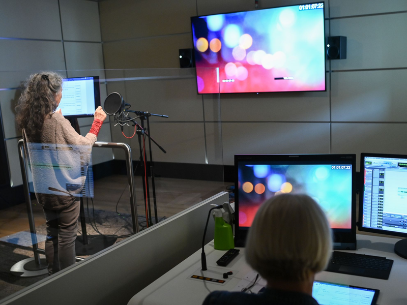 Arbeit im Synchronstudio. (Archivbild) - Foto: Jens Kalaene/dpa-Zentralbild/dpa