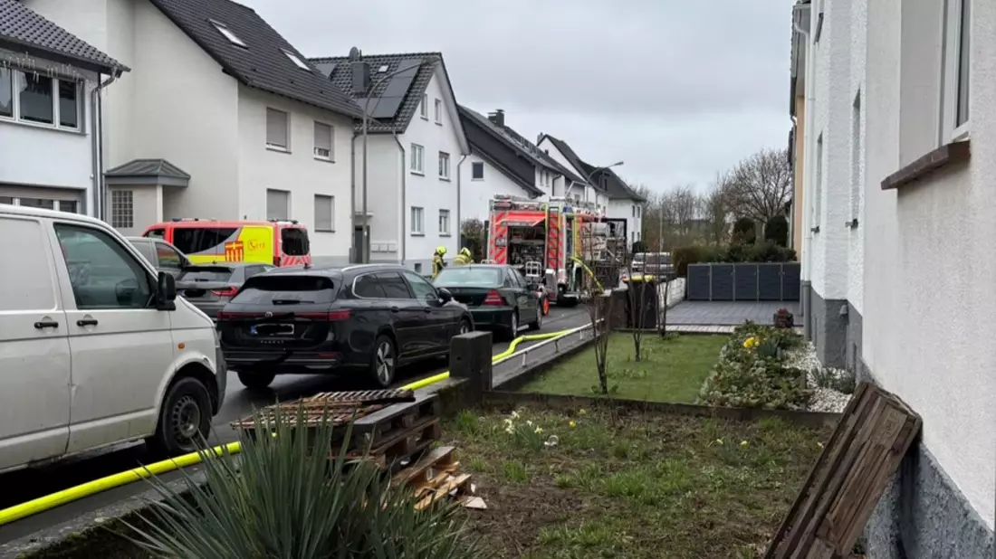 FW Paderborn: Gemeldeter Zimmerbrand in der Mälzerstraße - Bild: presseportal.de