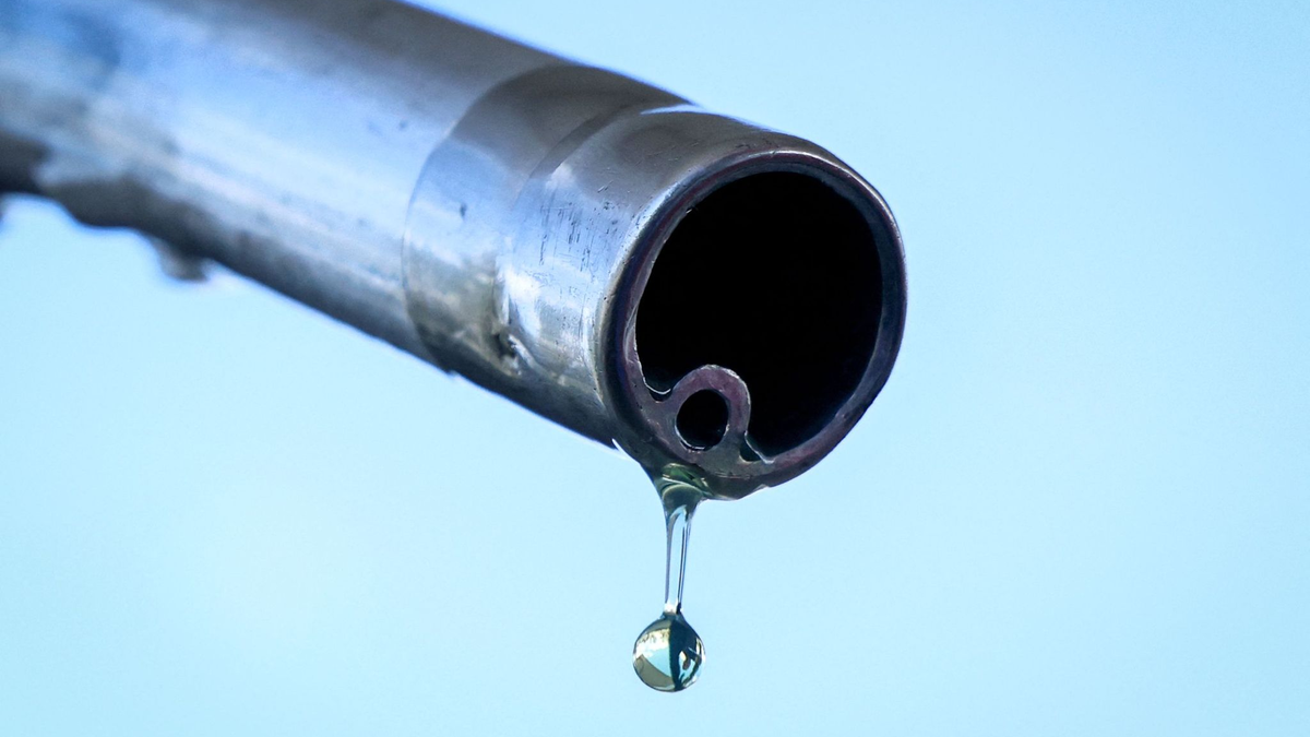 Die Spritpreise legen wieder zu. (Symbolfoto)  - Foto: Alain Jocard/AFP/dpa