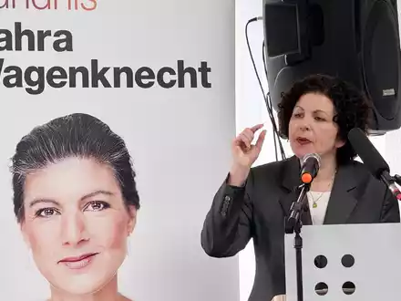 Zur Absenkung der hohen Sprit- und Energiepreise fordert die BSW-Bundesvorsitzende Amira Mohamed Ali die Rückkehr zu russischem Öl und Gas. - Foto: Iris Leithold/dpa-Zentralbild/dpa