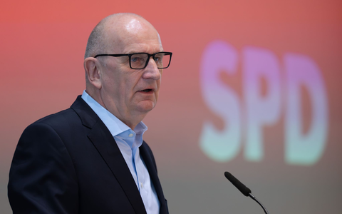 Brandenburgs Ministerpräsident Dietmar Woidke warb auf dem SPD-Parteitag um Zustimmung für den Koalitionsvertrag mit der CDU .  - Foto: Soeren Stache/dpa