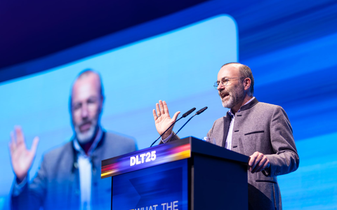 «Die Brandmauer steht. Wir wissen, wer unsere Feinde sind», sagte Manfred Weber noch vor kurzem mit Blick auf die AfD in einem Interview. (Archivbild) - Foto: Philipp von Ditfurth/dpa