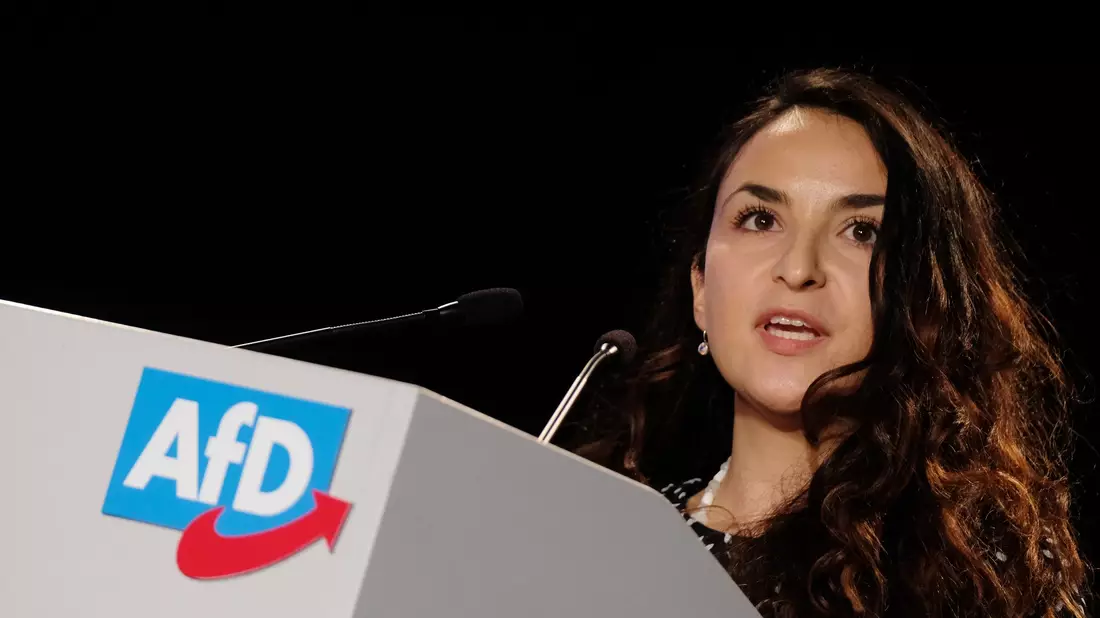 Will sich zu internen Chats nicht äußern: Die AfD-Politikerin Mary Khan. (Archivbild) - Bild: Sebastian Willnow/dpa-Zentralbild/dpa