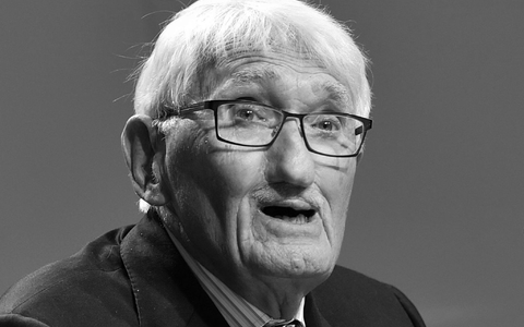 Er galt als eine der einflussreichsten Stimmen unserer Zeit. - Foto: Arne Immanuel Bänsch/dpa