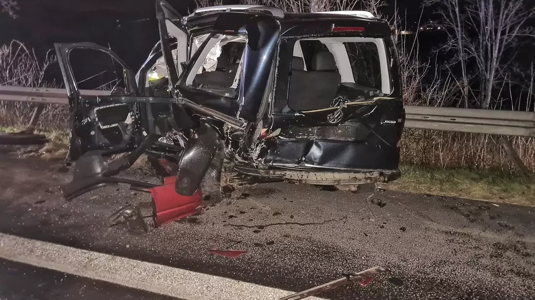 FW Stockach: Verkehrsunfall auf der Autobahn - Bild: presseportal.de
