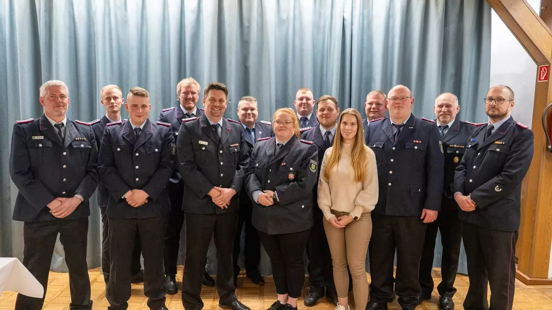 FW Flotwedel: Jahreshauptversammlung der Ortsfeuerwehr Langlingen: Rückblick, Wahlen und Ehrungen - Generationswechsel im Kommando - Bild: presseportal.de