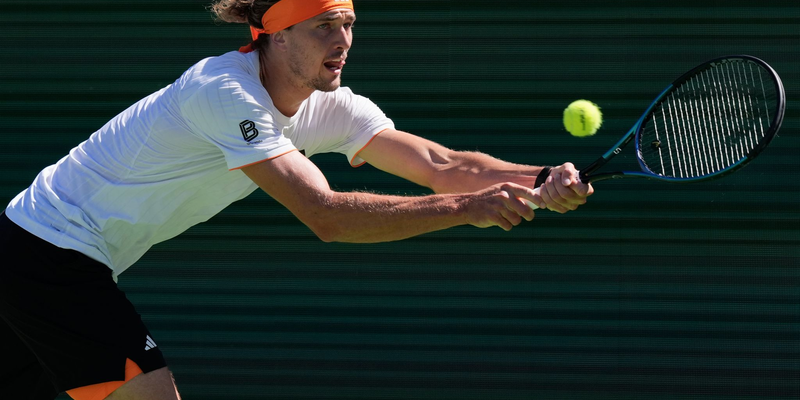 Streckte sich vergeblich: Alexander Zverev. - Foto: Mark J. Terrill/AP/dpa