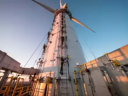 Neue Sicherheitsregeln revolutionieren Arbeit in der Höhe - Foto: über boerse-global.de