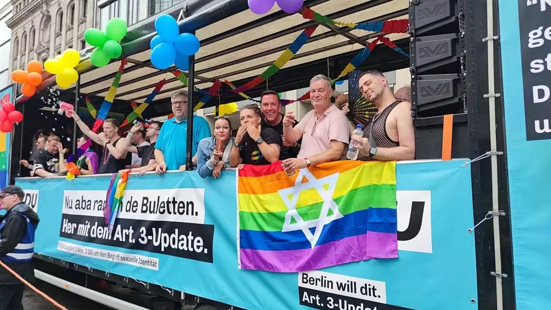 LSU-Wagen bei Parade zum Christopher-Street-Day (Archiv) - Bild: via dts Nachrichtenagentur
