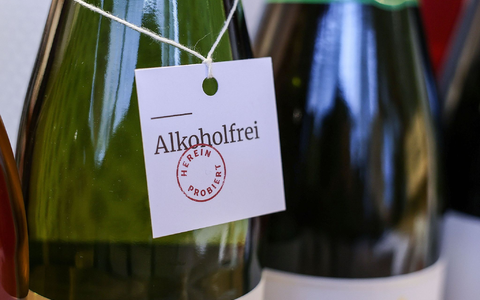Alkoholfreier Wein liegt im Trend. (Symbolfoto)  - Foto: Oliver Berg/dpa/dpa-tmn