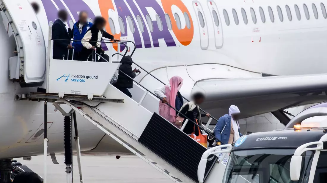 Beim Resettlement-Verfahren schlägt das UN-Flüchtlingshilfswerk (UNHCR) den Aufnahmestaaten besonders schutzbedürftige Menschen vor. (Archivfoto) - Bild: Michael Matthey/dpa